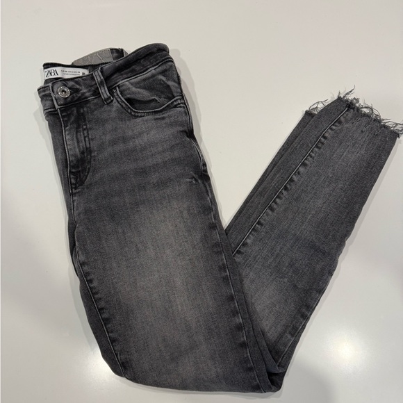 Zara Mid Rise jeans - Picture 5 of 7